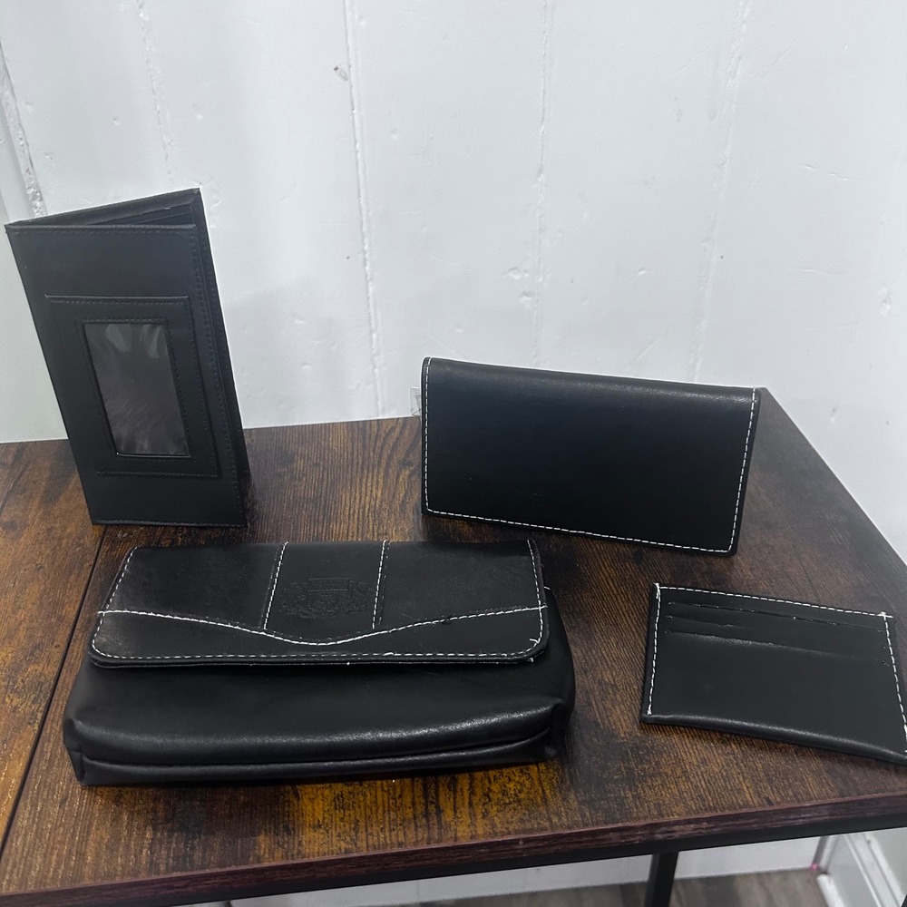 Huntington Ridge Black Faux Leather 4 Piece Wallet Clutch Checkbook Set Crest